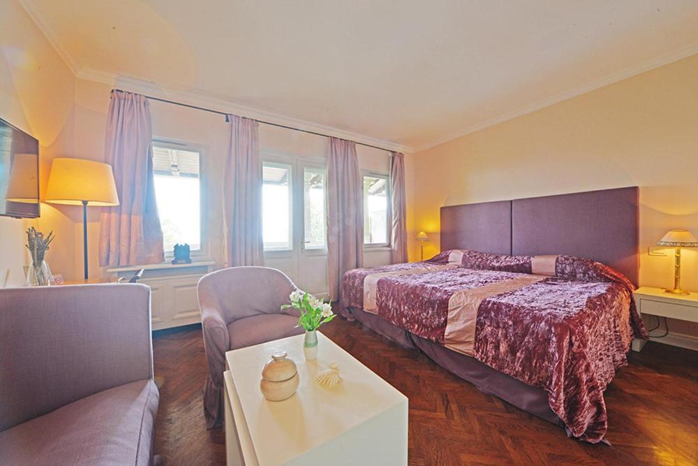 Hotel Villa Astra Lovran Exteriör bild