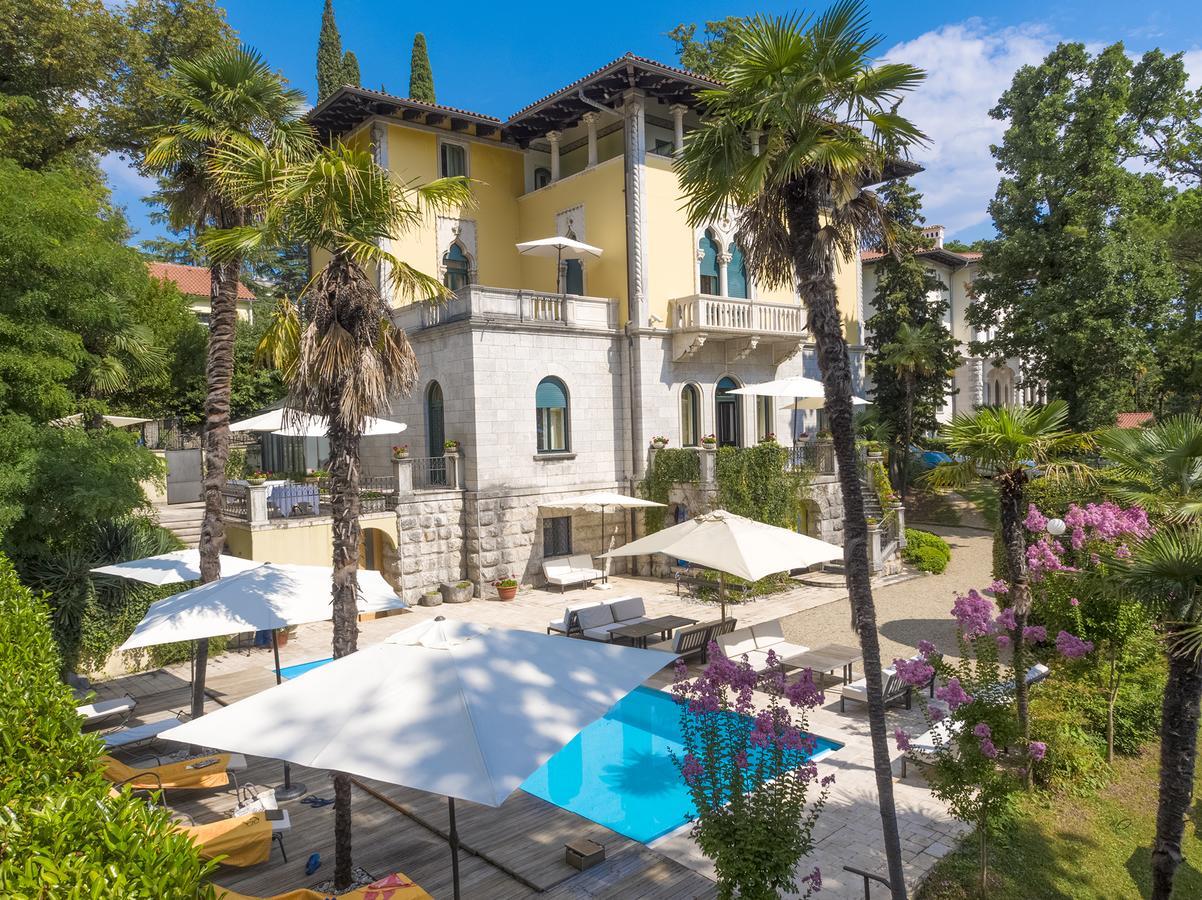 Hotel Villa Astra Lovran Exteriör bild