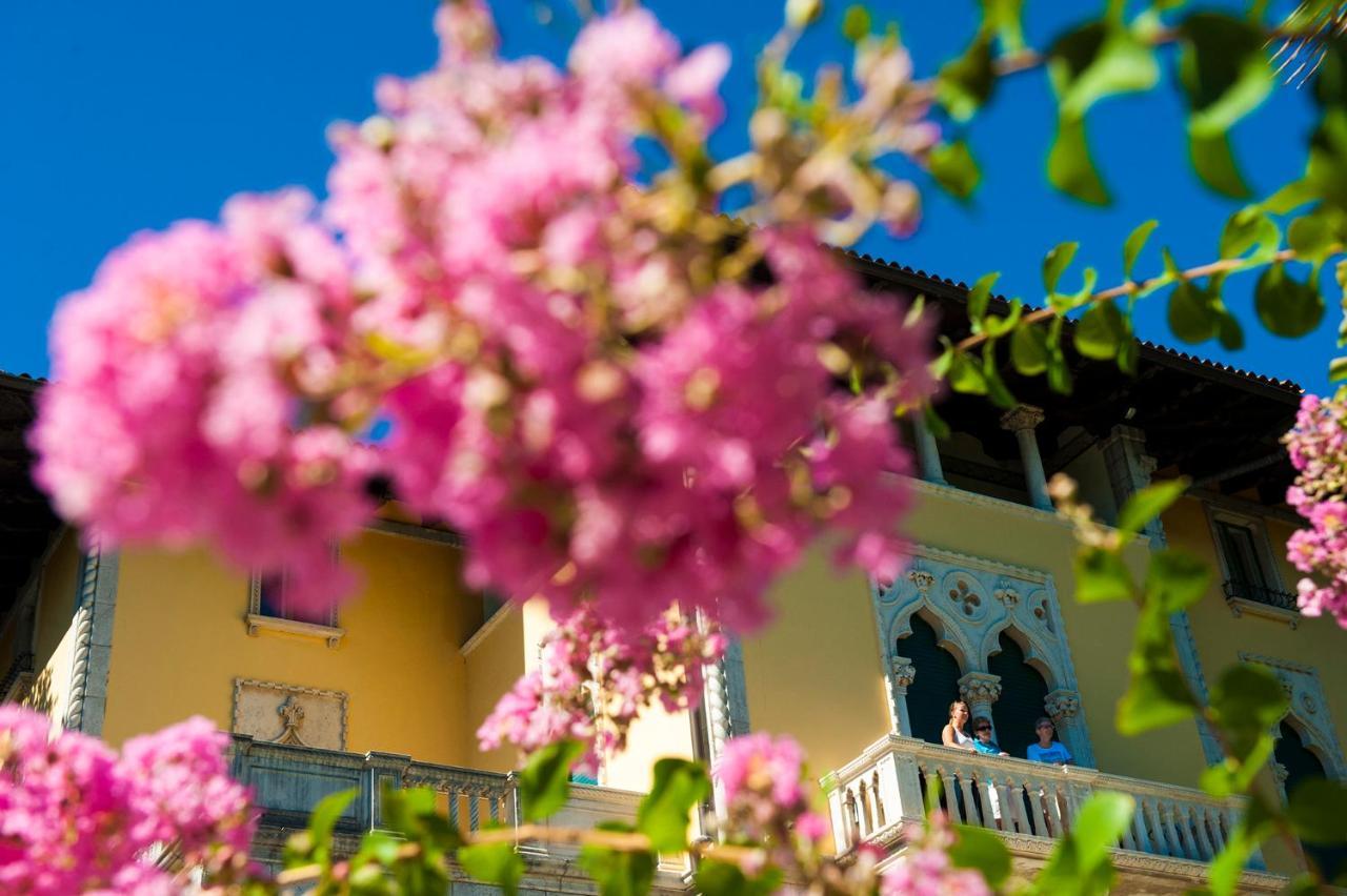 Hotel Villa Astra Lovran Exteriör bild